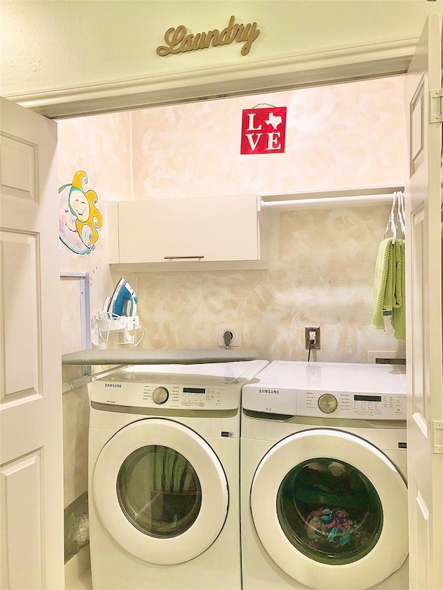 2006 Buffalo Ter, Houston, TX 77019 - laundry area with washing machine and clothes dryer