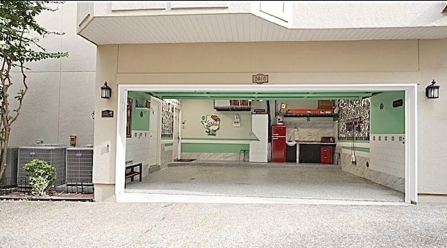 2006 Buffalo Ter, Houston, TX 77019 - view of garage