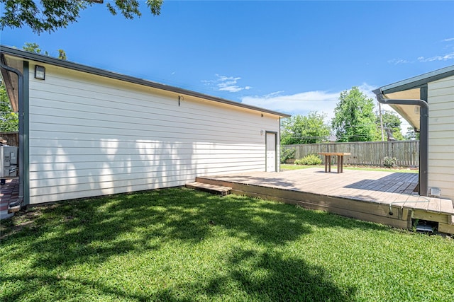 3217 Parkwood Dr, Houston, TX 77021 - rear view of house featuring a wooden deck