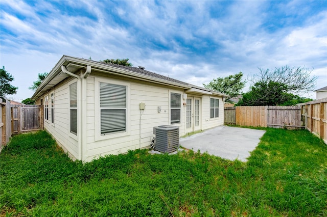 20218 Cypresswood Gln, Spring, TX 77373 - rear view of house featuring a patio area and a fenced backyard