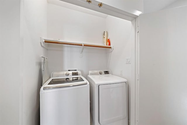 4707 Caroline St, Houston, TX 77004 - laundry area with separate washer and dryer