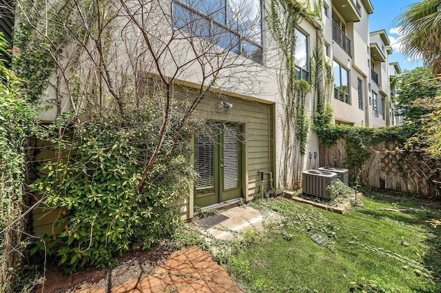 4707 Caroline St, Houston, TX 77004 - back of property featuring stucco siding