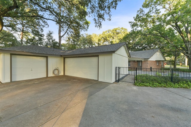 2915 Katy Hockley Rd, Katy, TX 77493 - garage featuring concrete driveway