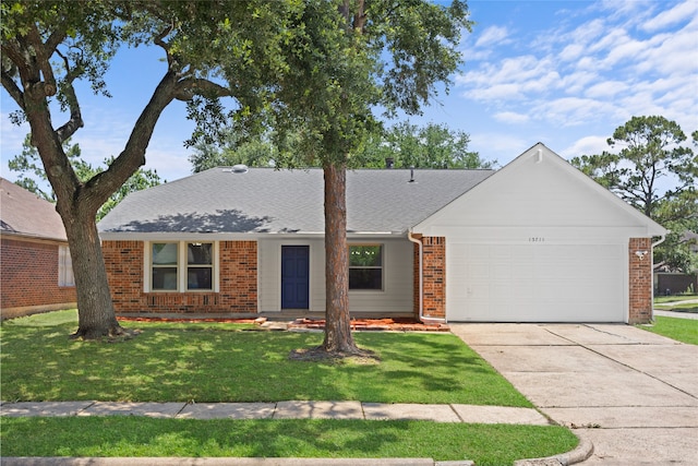 15711 Pilgrim Hall Dr, Friendswood, TX 77546 - photo 1
