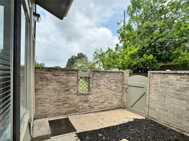 12991 Wirevine Ln, Houston, TX 77072 - view of gate