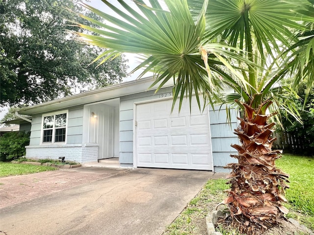 1925 14th Ave N, Texas City, TX 77590 - photo 1