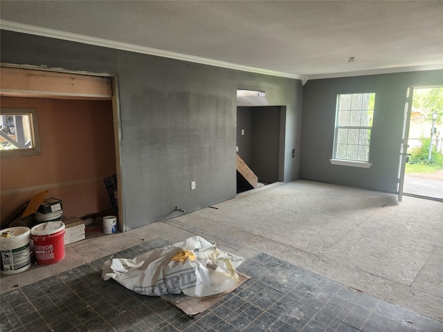 2926 Wimberly St, Houston, TX 77093 - living room with crown molding