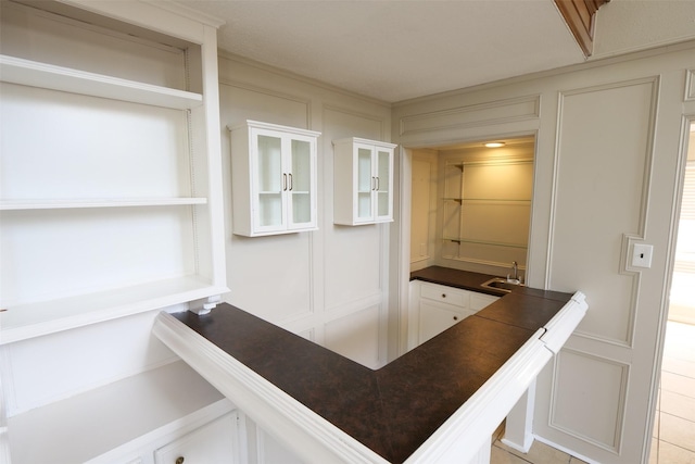 20246 Pittsford Dr, Katy, TX 77450 - bar with a decorative wall