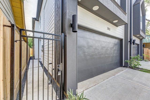3310 Bremond St, Houston, TX 77004 - view of garage