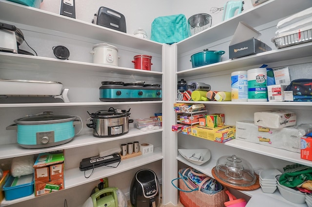 6215 Carnaby Ln, Rosenberg, TX 77471 - view of pantry