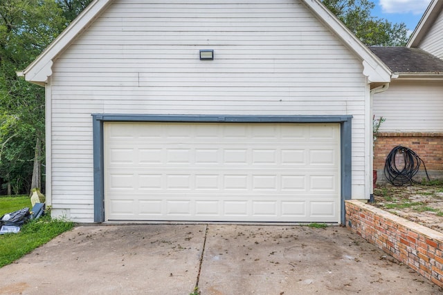 3357 Tamy Ln, Brenham, TX 77833 - garage featuring driveway