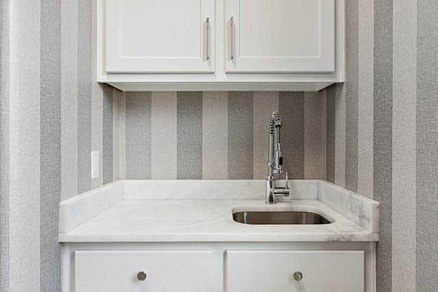 919 Worthshire St, Houston, TX 77008 - bathroom with a sink