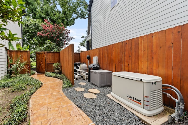 919 Worthshire St, Houston, TX 77008 - view of yard