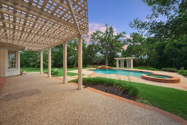 106 Melody Ln, Friendswood, TX 77546 - view of swimming pool featuring a pergola, a pool with connected hot tub, a yard, and a patio