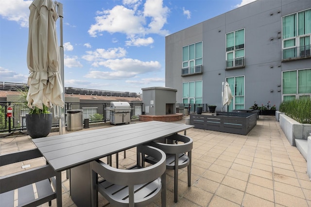2000 Bagby St Unit 7414, Houston, TX 77002 - view of patio / terrace featuring outdoor dining area and grilling area