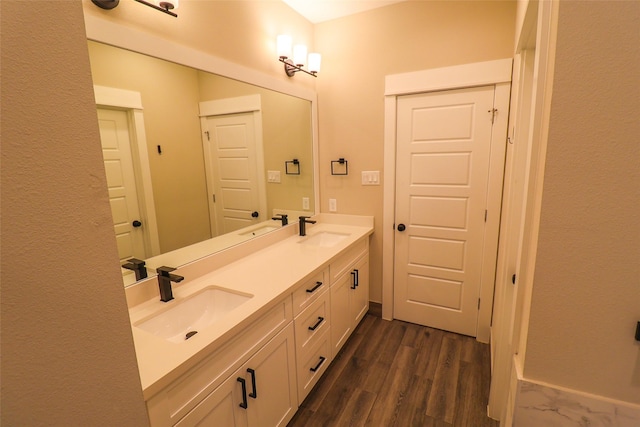5213 Pinemont Creek Ln, Houston, TX 77018 - full bath with double vanity and wood finished floors