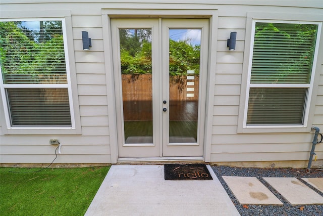 5213 Pinemont Creek Ln, Houston, TX 77018 - entrance to property featuring french doors and a patio area
