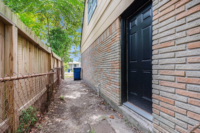 1605 30th St N, Texas City, TX 77590 - view of side of property featuring brick siding