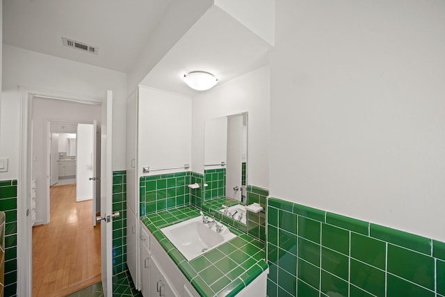 11002 Waxwing St, Houston, TX 77035 - photo 28