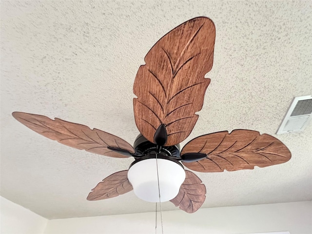 8009 Dellanera Dr, Hitchcock, TX 77563 - detailed view of a ceiling fan