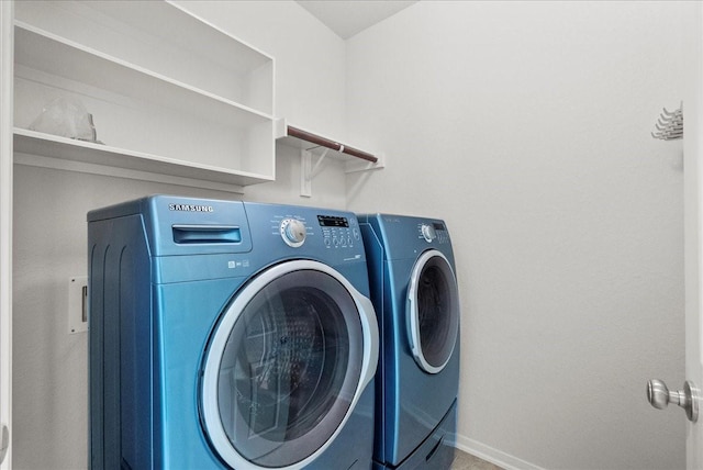 621 Rocky Hollow Ln, League City, TX 77573 - laundry area featuring washing machine and dryer
