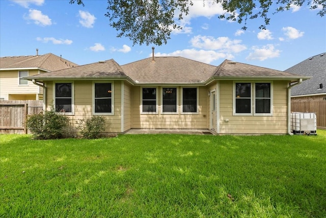 621 Rocky Hollow Ln, League City, TX 77573 - back of house featuring roof with shingles