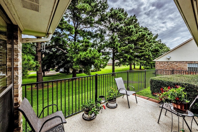 1608 Durham Dr, Huntsville, TX 77340 - view of balcony