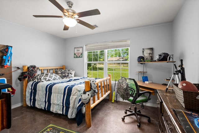 683 Cross Timbers, Livingston, TX 77351 - bedroom with an office area and a ceiling fan