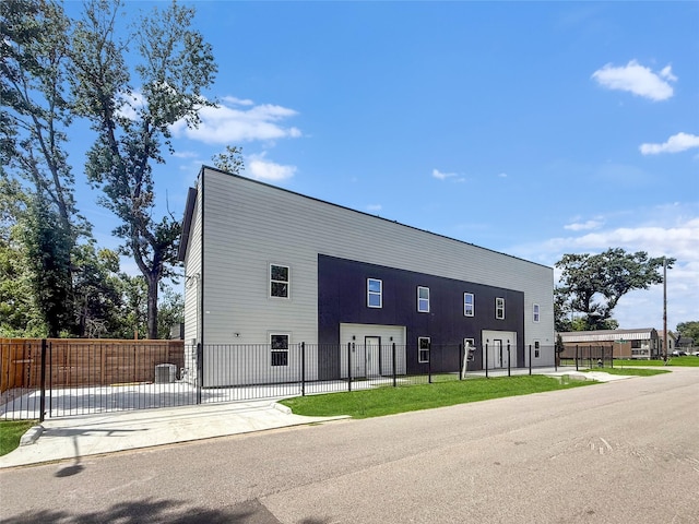 1719 Esther St B, Unit A, Houston, TX 77088 - view of building exterior featuring a fenced front yard