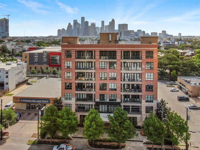 1419 Montrose Blvd Unit 301, Houston, TX 77019 - view of building exterior with a view of skyline