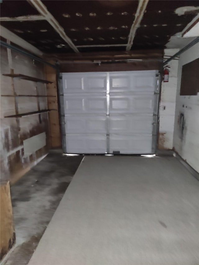 6714 Underhill St, Houston, TX 77092 - view of garage