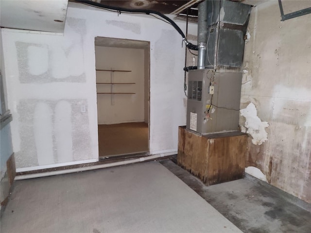 6714 Underhill St, Houston, TX 77092 - unfinished below grade area with heating unit