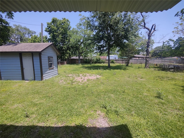 6714 Underhill St, Houston, TX 77092 - view of yard with an outdoor structure