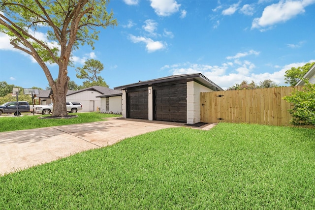 13019 Foxburo Dr, Houston, TX 77065 - view of front facade featuring a detached garage