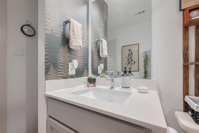 7822 Murciana Dr, Rosharon, TX 77583 - bathroom featuring vanity