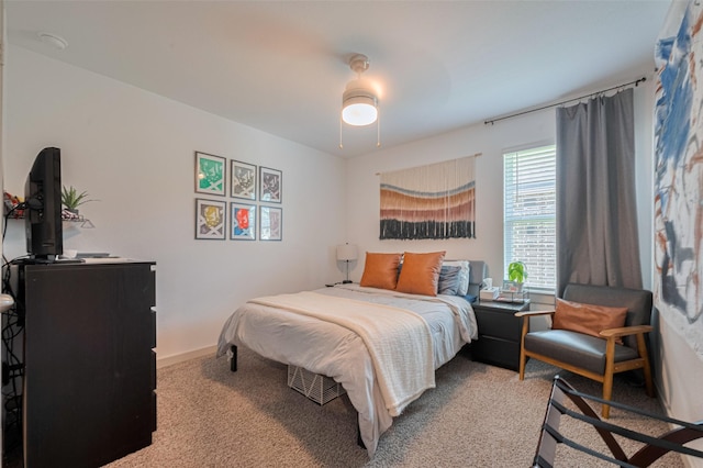 7822 Murciana Dr, Rosharon, TX 77583 - carpeted bedroom with a ceiling fan