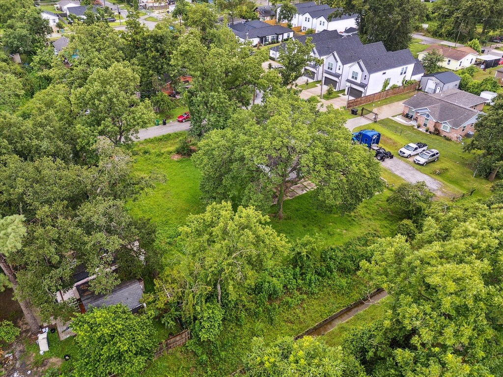 8605 Lawnridge, Houston, TX 77016