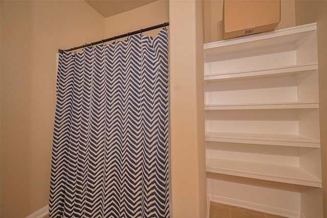 8134 Menorca Cove Dr, Cypress, TX 77433 - bathroom featuring curtained shower