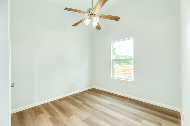 1927 Duncan Dr, Oyster Creek, TX 77541 - empty room with light wood-style flooring and a ceiling fan