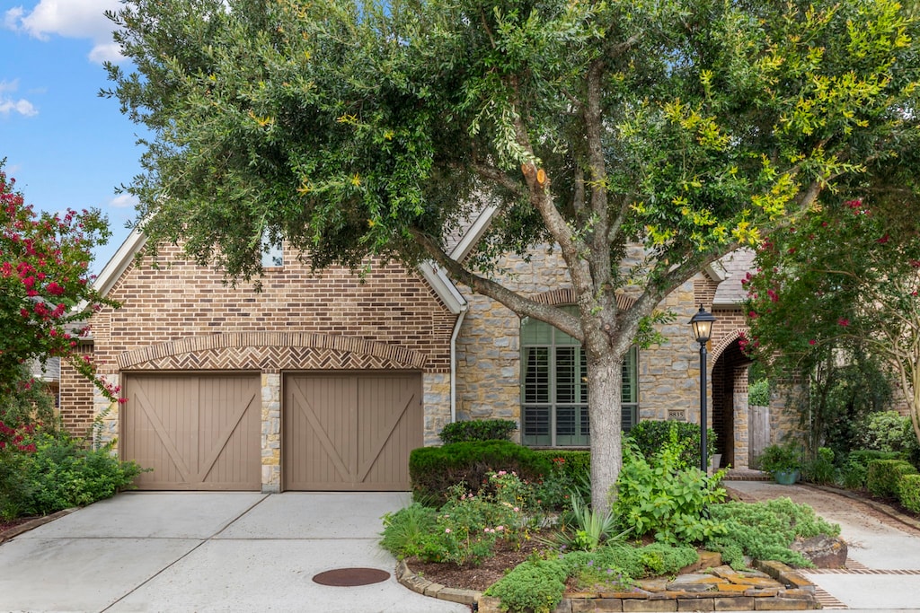 8835 Van Allen Dr, The Woodlands, TX 77381 - photo 1