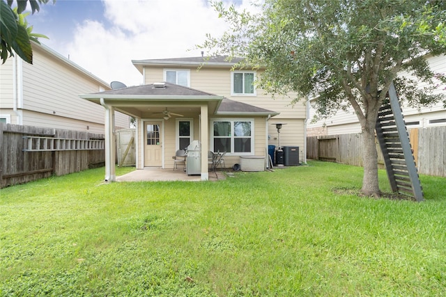 1526 Daffodil Rd, Missouri City, TX 77489 - rear view of property featuring a patio area, a fenced backyard, and a ceiling fan