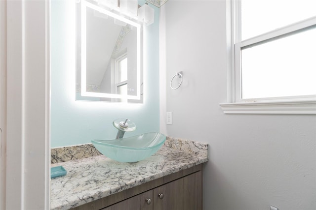 1526 Daffodil Rd, Missouri City, TX 77489 - bathroom featuring vanity