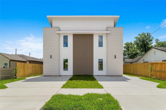 8022 Colonial Ln, Houston, TX 77051 - contemporary home with driveway