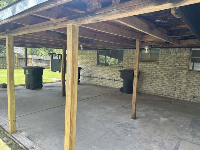 6523 Hanley Ln, Houston, TX 77016 - view of patio / terrace