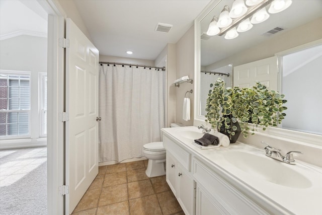 1606 Sutton St, Houston, TX 77006 - bathroom featuring double vanity and curtained shower