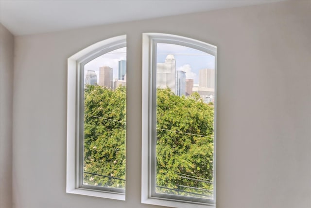 1606 Sutton St, Houston, TX 77006 - detailed view of skyline