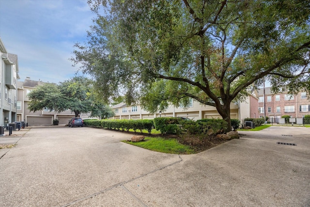 1606 Sutton St, Houston, TX 77006 - view of road with a residential view