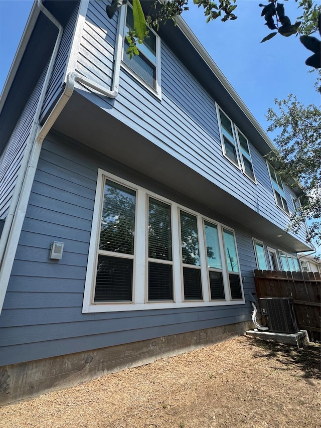 4727 Glen Isle Dr, Houston, TX 77009 - view of side of property with a central AC unit