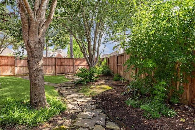 1607 N Primavera Dr, Pearland, TX 77581 - view of fenced backyard