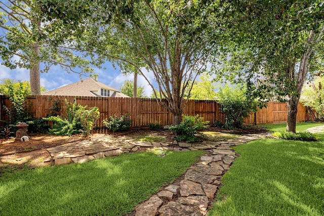 1607 N Primavera Dr, Pearland, TX 77581 - view of fenced backyard